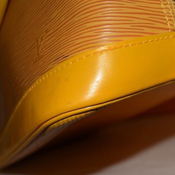 Louis Vuitton Alma Epi Pm Yellow Leather - Picture 4 of 12